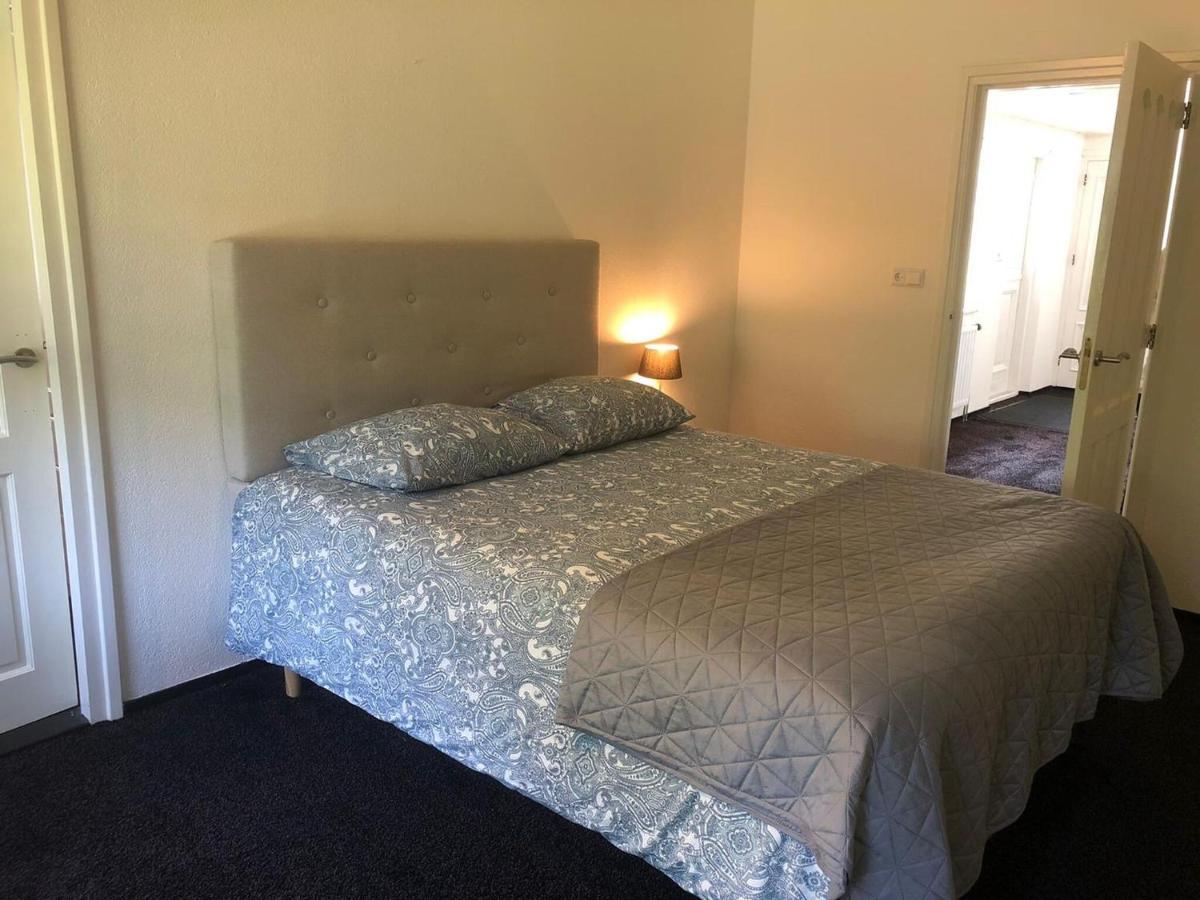 Unique In With Large Garden Chalet *